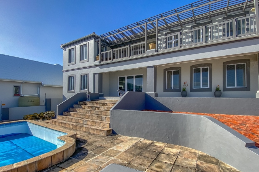 5 Bedroom Property for Sale in Beachview Eastern Cape